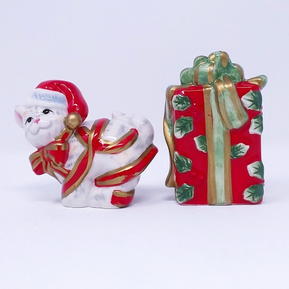 Fitz and Floyd Other - Fitz & Floyd Kitty Kringle Porcelain Salt & Pepper Shakers